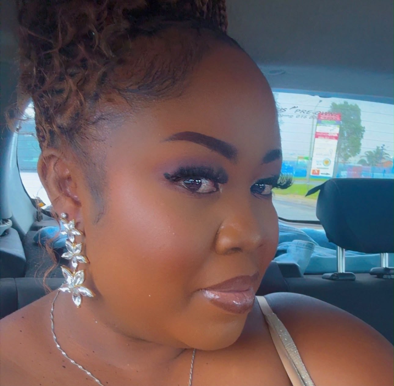Glam makeup look with smokey eye and lashes